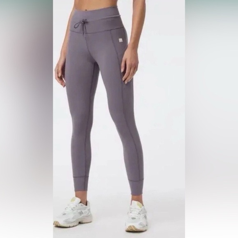 NWOT Vuori Daily Leggings Size XS in Lavander